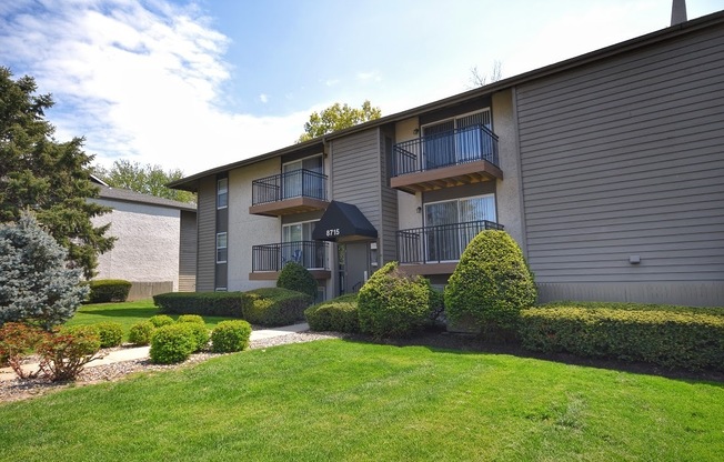 1 bed, 1 bath, 754 sqft, $1,125, Unit 8705-204