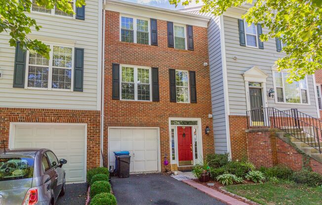 Gorgeous 3 Bed 2.5 Bath Brick Townhome with Deck + Patio In Beautiful South Riding