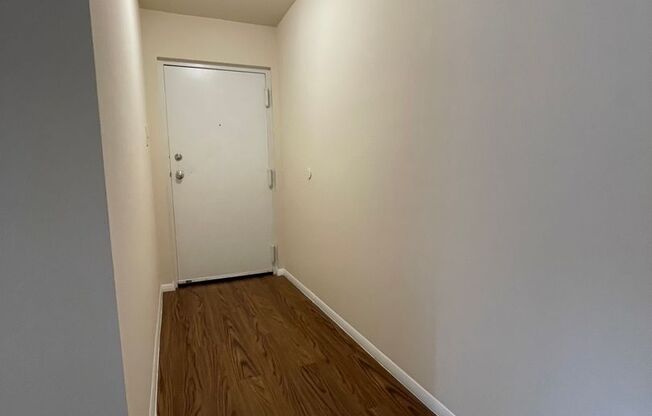 2 beds, 2 baths, 1,000 sqft, $1,950, Unit 14210 #204