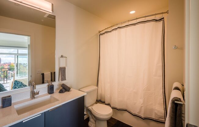 2 beds, 2 baths, 907 sqft, $3,850, Unit 607