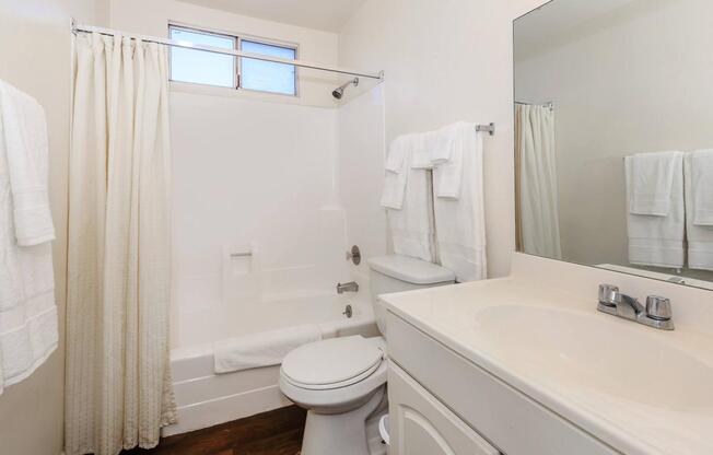 1 bed, 1 bath, 609 sqft, $1,049