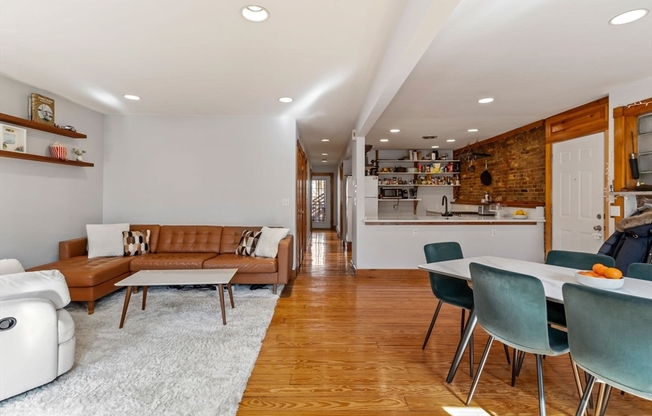 71 Boylston St