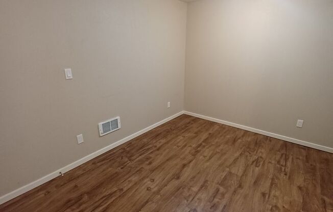 Studio, 1 bath, 550 sqft, $1,395