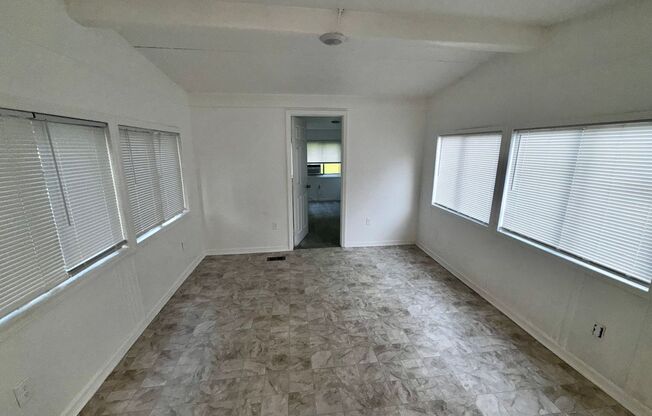 2 beds, 2 baths, $1,075