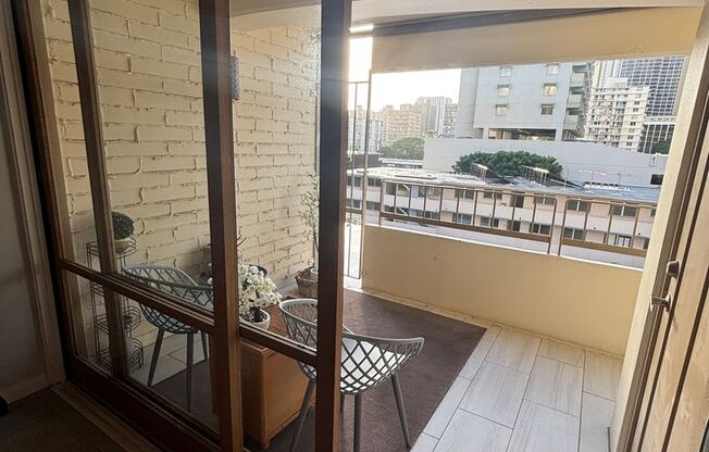 Governor Cleghorn - Waikiki - 2/1/1 - $3,000