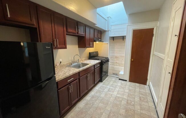 1 bed, 1 bath, $825, Unit 794 #3