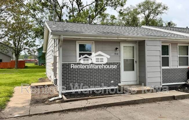 910 SE 10 ST