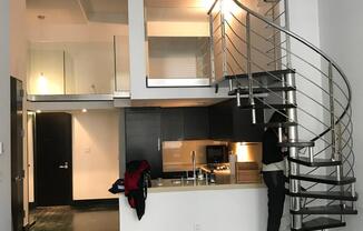 Studio, 1 bath, 671 sqft, $4,950, Unit 4M