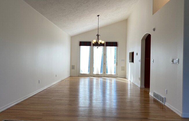 4 Bed/3.5 Bath House in Cottonwood Heights Stunner!