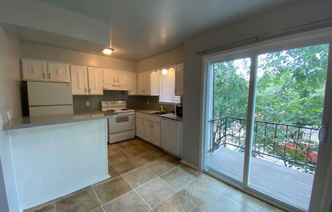 2 beds, 2 baths, $995