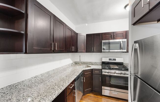 2 beds, 1 bath, 569 sqft, $2,250, Unit 6112-3E