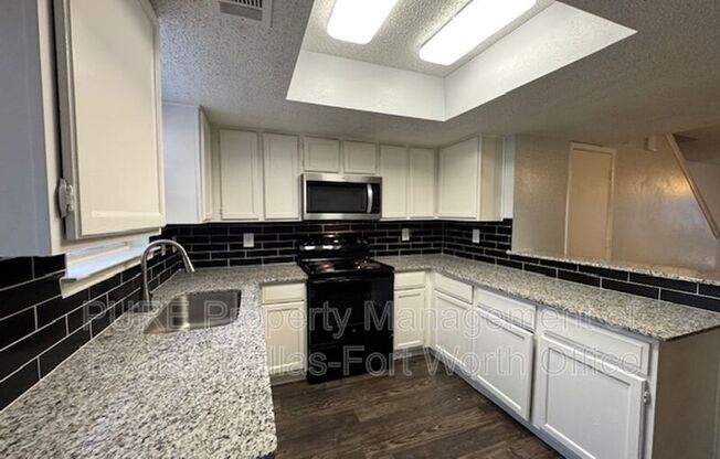 4002 W PIONEER DR