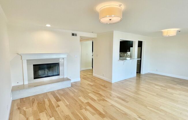 Modern 3BR/2BA, 1,491 SqFt Ocean Front Condo! Parking! Laundry! PROGRESSIVE