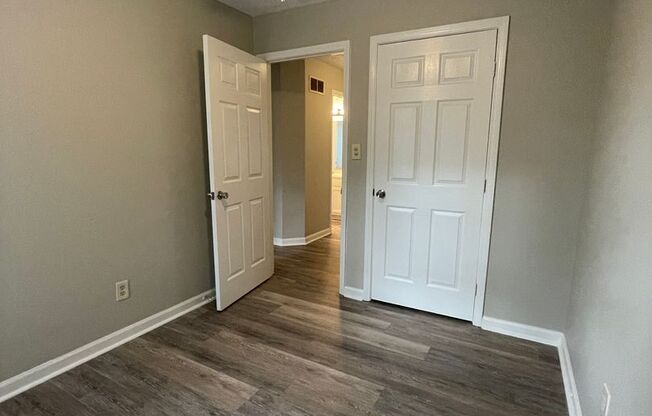 3 beds, 1 bath, $1,400