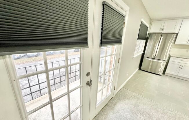 2 beds, 1 bath, $1,515, Unit 451 Frizzell Avenue Unit D R