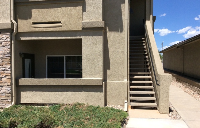 2 bedroom Condo in a gated community. 1 Car Garage &  1 Carport!!