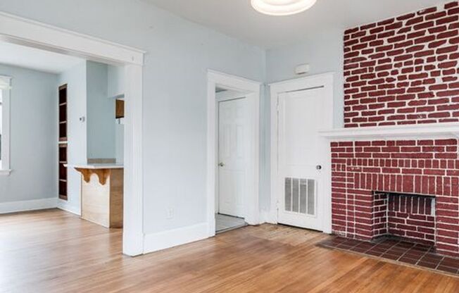 3 Bedroom Home in Highland Park ***Available Early-Mid August***