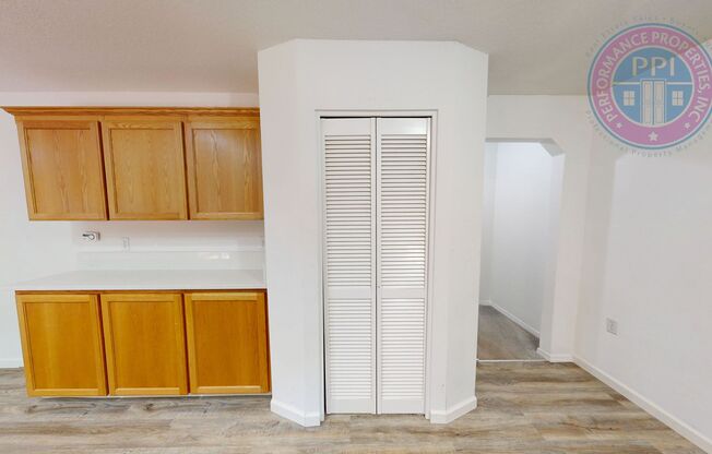 LAKE OSWEGO, FIRST ADDITION / SINGLE LEVEL, NEWLY UPDATED, BASEMENT & GARAGE