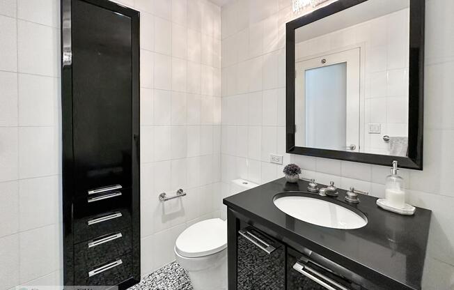 2 beds, 1 bath, 940 sqft, $6,250, Unit 11K