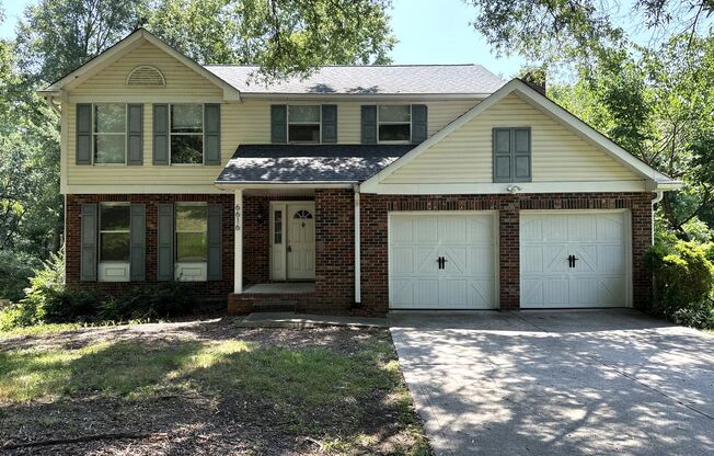 4-Bedoom Home in Carmel Area!