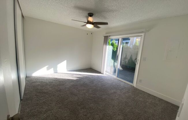 1 bed, 1 bath, 680 sqft, $1,325, Unit 27