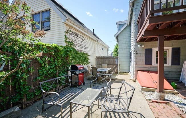 33 VILLA AVE
