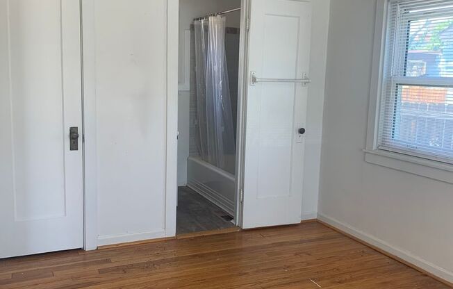 2 beds, 1 bath, $1,600