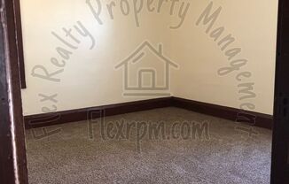 4 beds, 1 bath, 1,578 sqft, $975, Unit FRONT