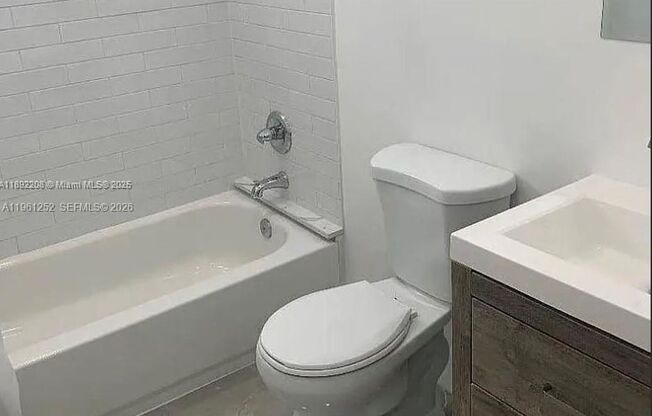 655 NW 24TH AVE FORT LAUDERDALE, FL 33311