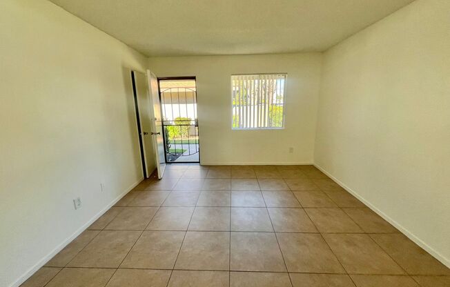 2 beds, 1 bath, 850 sqft, $2,500, Unit 13852 A