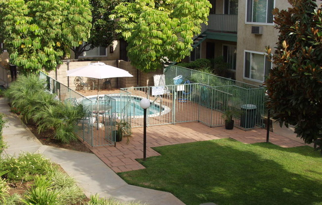 2 beds, 1 bath, 832 sqft, $1,975, Unit 105