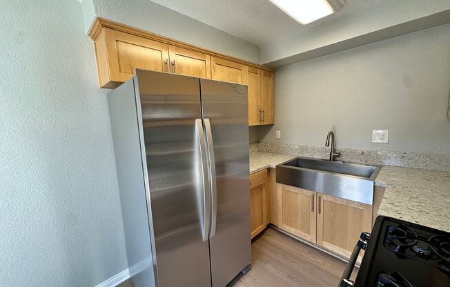 2 beds, 1 bath, 900 sqft, $2,720, Unit 0108