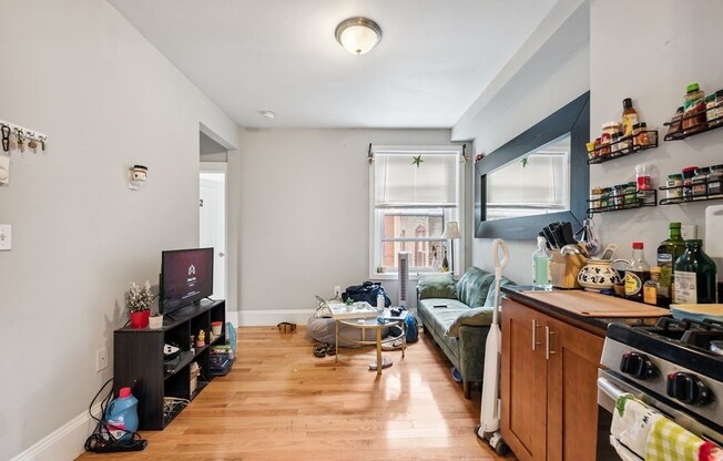 12 Foster St.