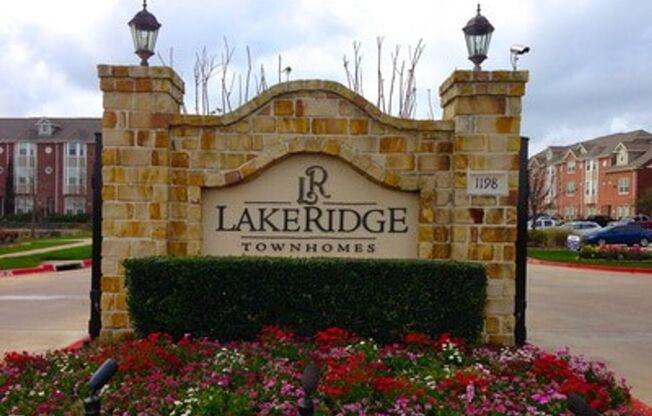 4 beds, 4.5 baths, $2,200, Unit # 3004