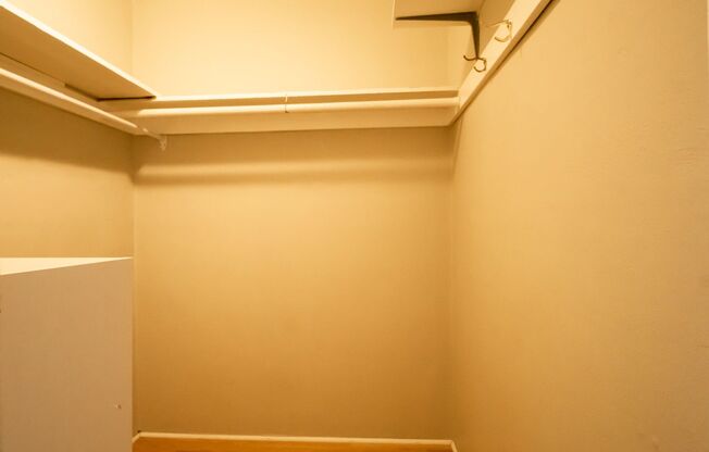Studio, 1 bath, $1,095, Unit 53