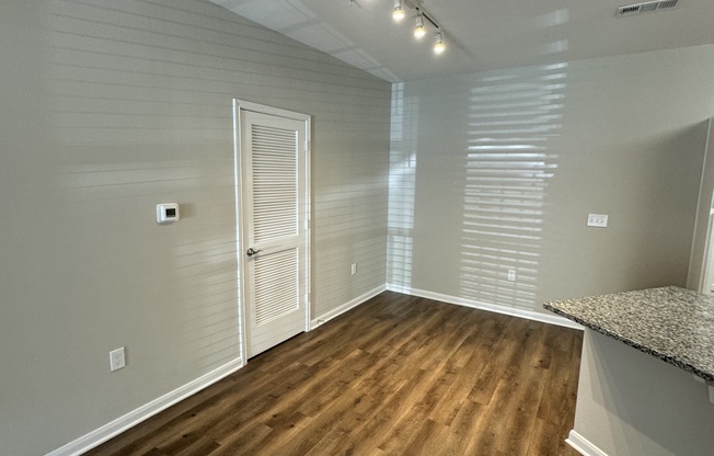 430 HOUSTON RDG DR