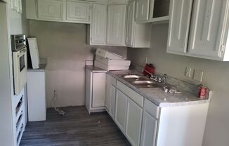 2 beds, 1 bath, $950