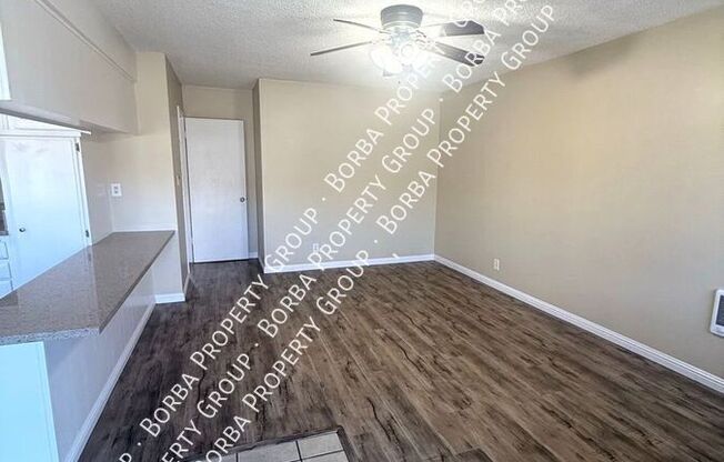 985 N Park Cir