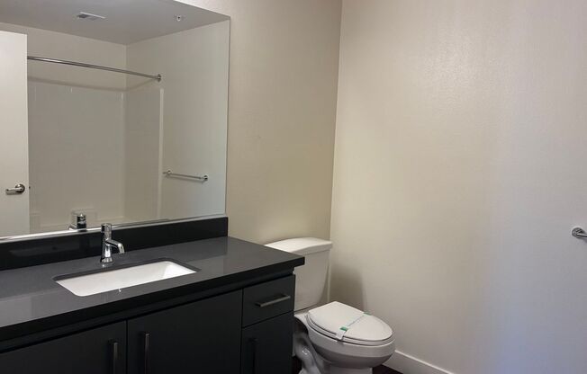 2 beds, 2 baths, 890 sqft, $2,550, Unit 122