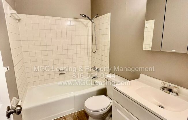 3 beds, 2 baths, 1,160 sqft, $1,350, Unit 10211 E 78th St