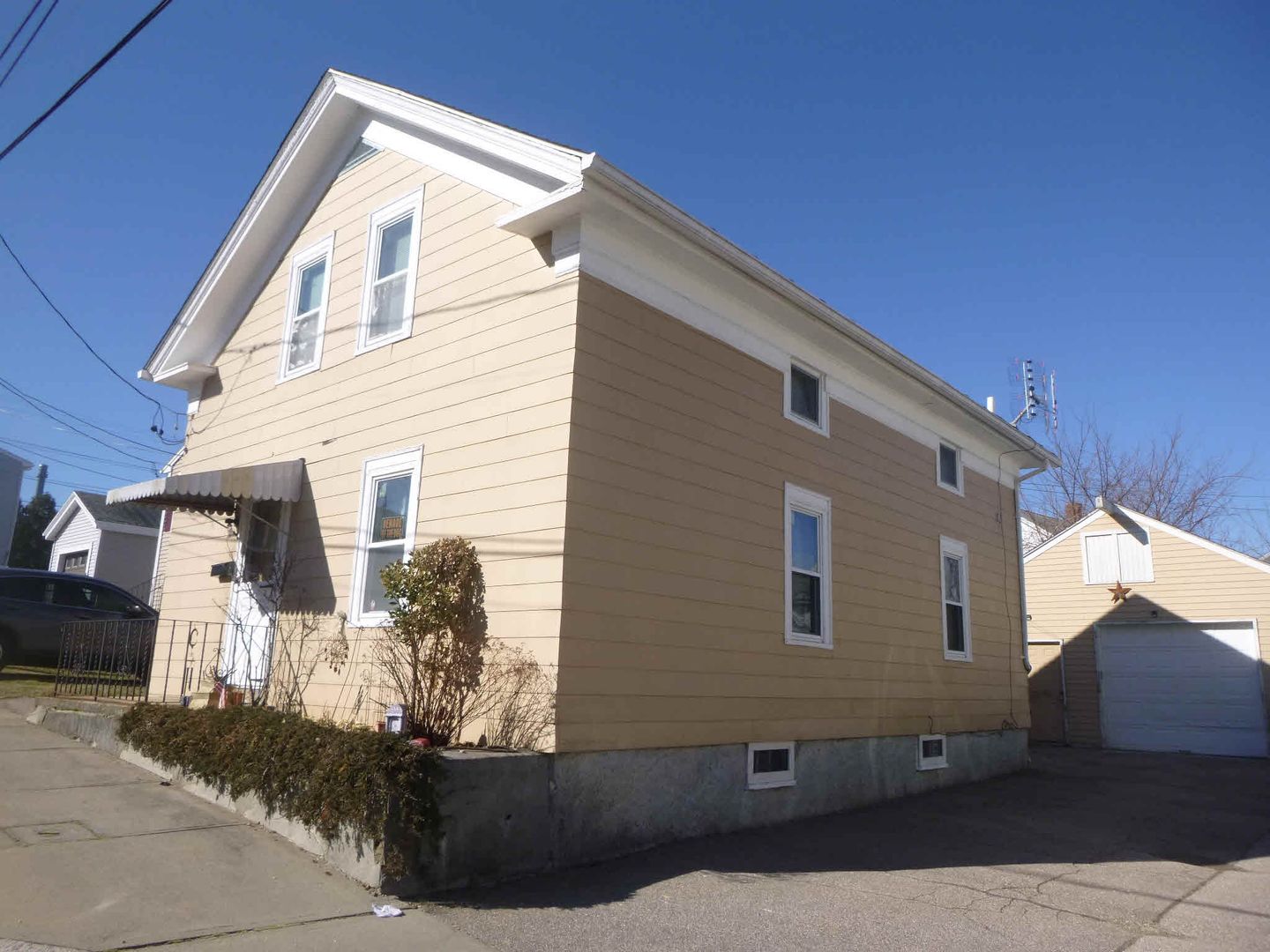 Providence/PC Area Single Family - $2,550