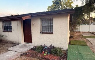 2 beds, 1 bath, 750 sqft, $1,400, Unit B