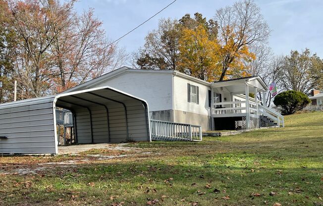 Lovely 3-Bedroom Home with Spacious Yard & Deck in Peaceful Strawberry Plains, TN