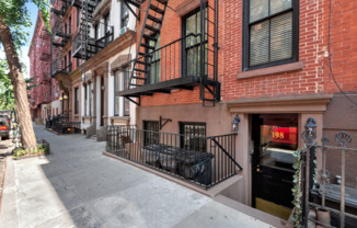 198 W 10 ST