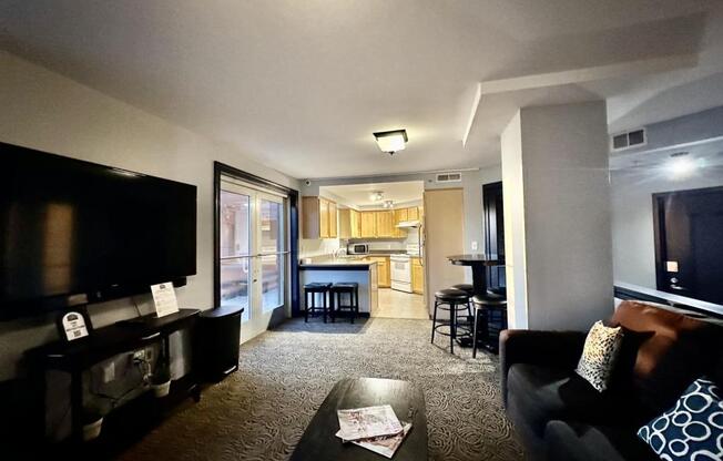 1 bed, 1 bath, 779 sqft, $1,600