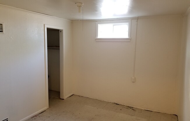 2 beds, 1 bath, $1,595