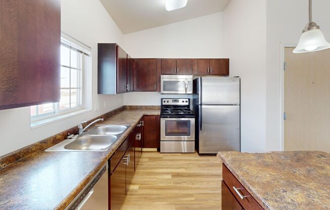 1 bed, 1 bath, 821 sqft, $1,050, Unit 4751-201