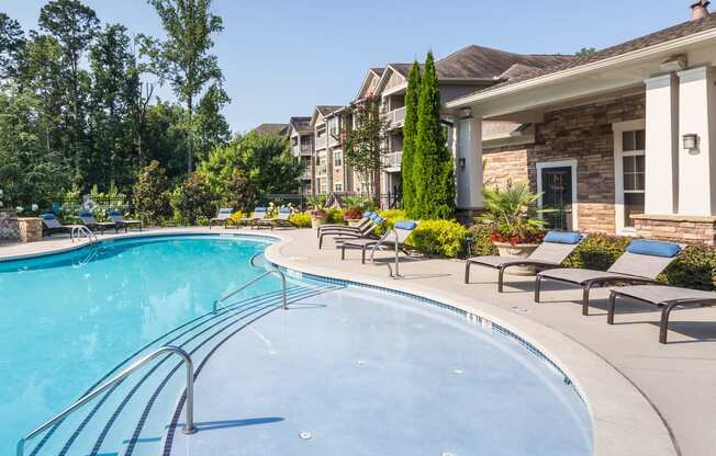 The Oaks at Johns Creek - Saltwater pool with sun ledge