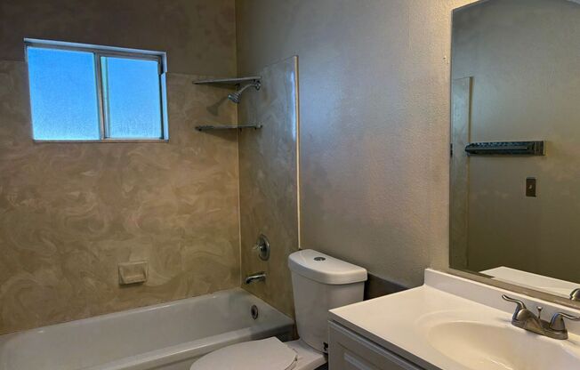 2 Bed 1 Bath Twin Home Unit in Youngtown, 1-car garage