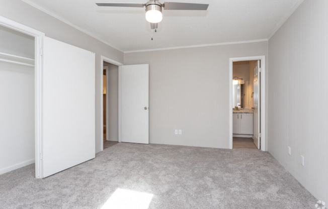 2 beds, 1.5 baths, 990 sqft, $975, Unit 4414-E